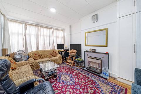 3 bedroom end of terrace house for sale, Bishops Park Road, Norbury, London, SW16