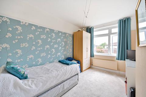 29 Powder Mill Lane, Twickenham, TW2 6EF