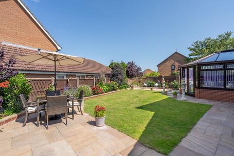 2 Colsterdale, Carlton Colville, Lowestoft, NR33 8TN