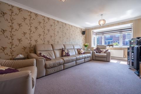 2 Colsterdale, Carlton Colville, Lowestoft, NR33 8TN