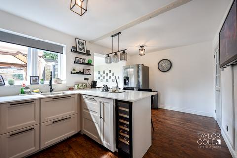 10 Saxton Drive, Sutton Coldfield, B74 4XZ