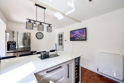 10 Saxton Drive, Sutton Coldfield, B74 4XZ