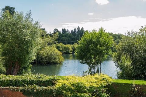 2 bedroom apartment for sale, Waterside Court, Alton