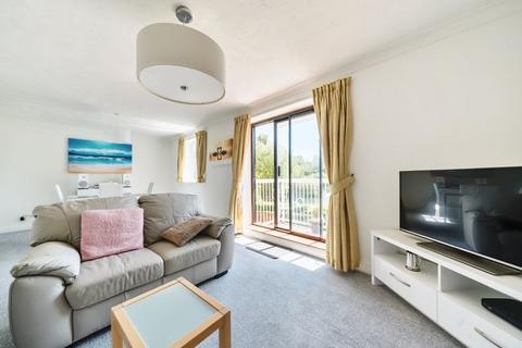 2 bedroom flat for sale, Waterside Court, Alton