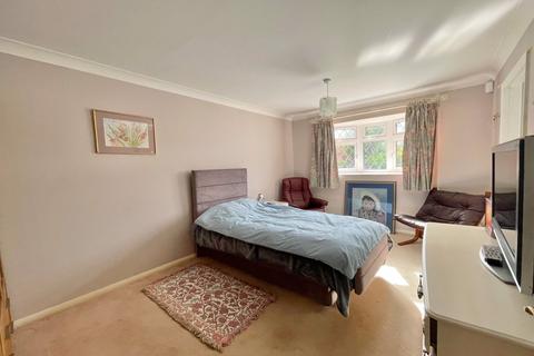 27 Downs Walk, Peacehaven, BN10 7ST