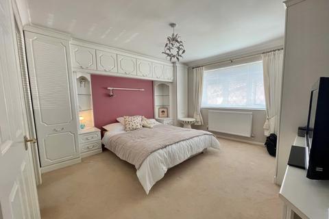 27 Downs Walk, Peacehaven, BN10 7ST
