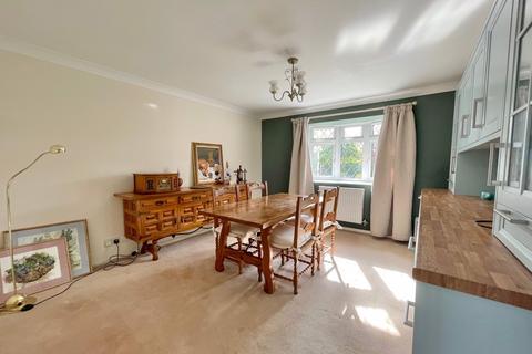 27 Downs Walk, Peacehaven, BN10 7ST