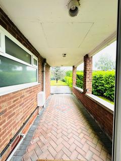 3 bedroom detached bungalow to rent, Overdale Road, Romiley