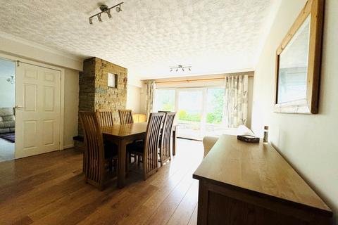 3 bedroom detached bungalow to rent, Overdale Road, Romiley
