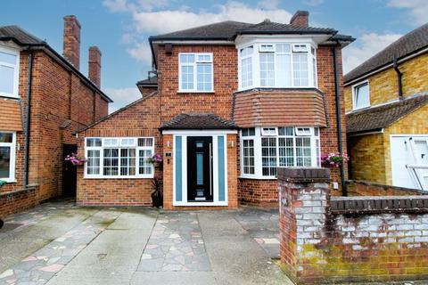 4 bedroom detached house for sale, Leafields, Dunstable