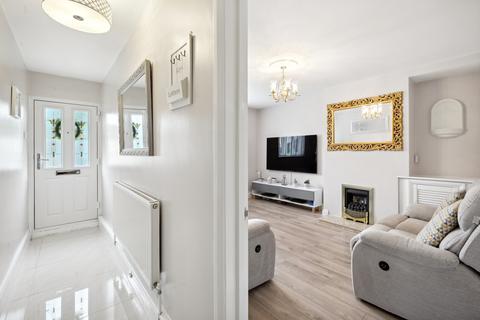 3 bedroom flat for sale, Townholm Crescent, Hanwell, London, W7