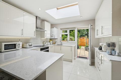 53 Townholm Crescent, London, W7 2LY