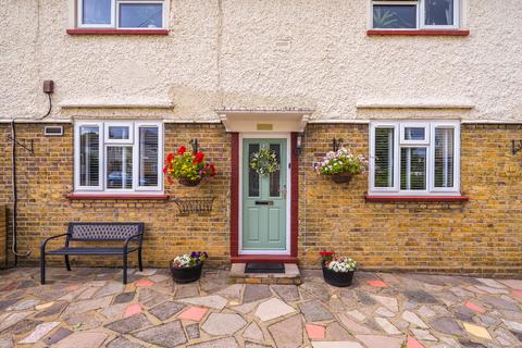 53 Townholm Crescent, London, W7 2LY