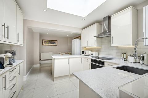 53 Townholm Crescent, London, W7 2LY