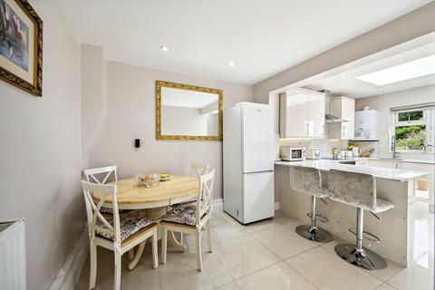 53 Townholm Crescent, London, W7 2LY