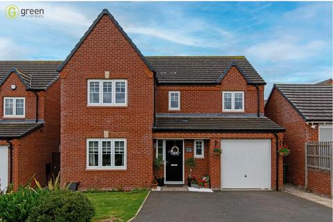 4 bedroom detached house for sale, Coltsfoot Close, Tamworth B79