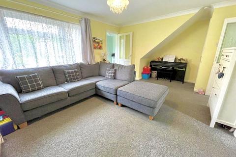 3 bedroom end of terrace house for sale, Greenfield Close, Dunstable