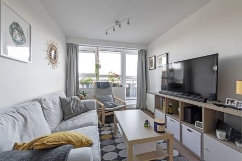 1 bedroom apartment to rent, Goulden House, Bullen Street