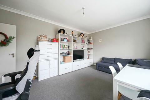1 bedroom flat to rent, Rowan Close, Ealing, W5