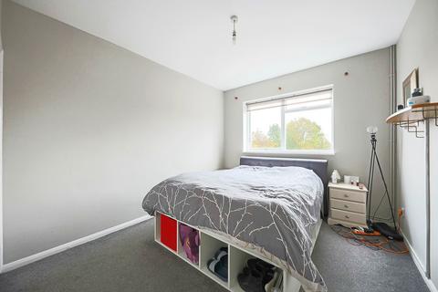 1 bedroom flat to rent, Rowan Close, Ealing, W5