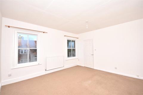 3 bedroom end of terrace house to rent, Aylesbury HP22