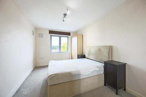 2 bedroom apartment to rent, Diamond Court, W7