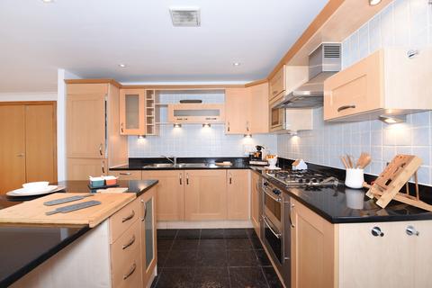 3 bedroom apartment to rent, Charter House, Canute Road, Southampton