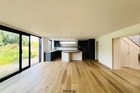 5 bedroom detached house to rent, The Roundway, Rustington, Littlehampton, West Sussex, BN16