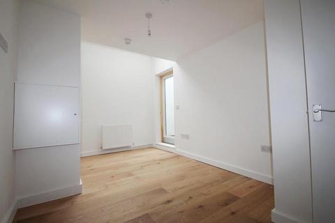 2 bedroom apartment to rent, Hampton Place, Brighton