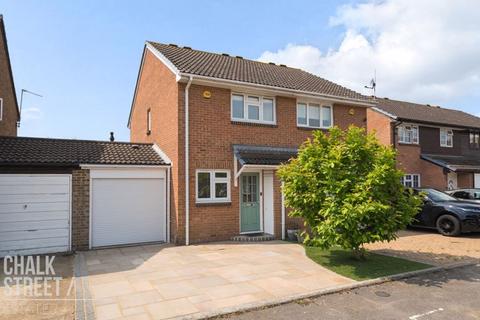 2 bedroom semi-detached house for sale, Franklin Road, Hornchurch, RM12