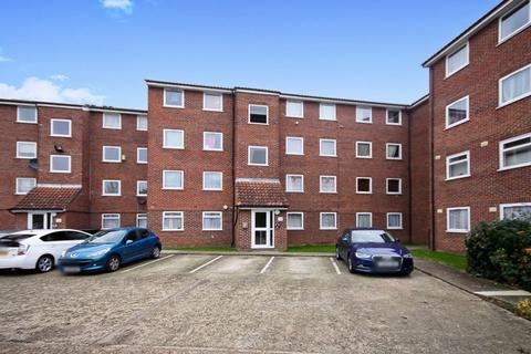 3 bedroom flat for sale, Huxley Close, Northolt