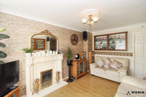 3 bedroom semi-detached house for sale, Tudor Drive, Hull, HU6