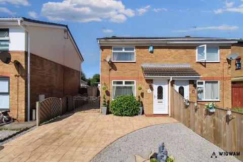 3 bedroom semi-detached house for sale, Tudor Drive, Hull, HU6