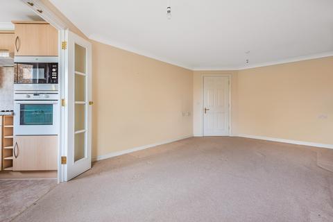 2 bedroom flat to rent, Laburnum Court, 9 Harefield Road, Uxbridge UB8 1FQ