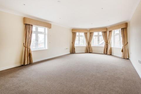 2 bedroom apartment to rent, LERET WAY, LEATHERHEAD, KT22