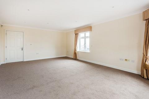 2 bedroom apartment to rent, LERET WAY, LEATHERHEAD, KT22