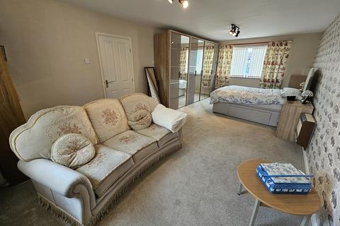 4 bedroom semi-detached house for sale, Winster Crescent, Melton Mowbray