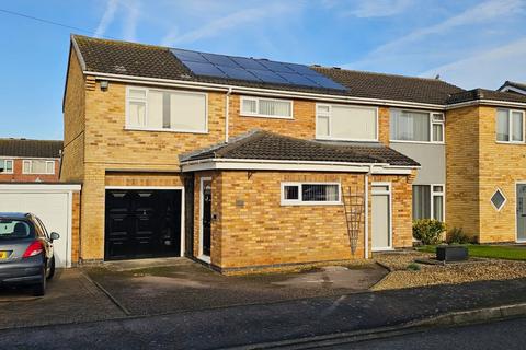 4 bedroom semi-detached house for sale, Winster Crescent, Melton Mowbray