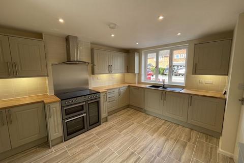 3 bedroom terraced house for sale, WOMBOURNE, Jenks Road