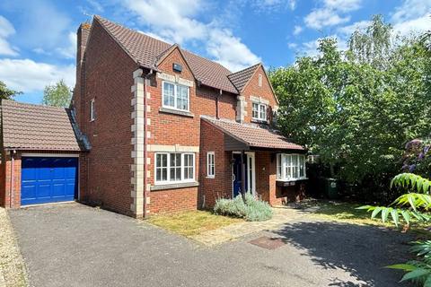 4 bedroom detached house for sale, Green Pippin Close, Longlevens, Gloucester