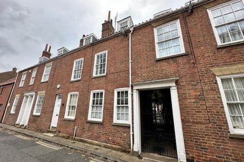3 bedroom townhouse to rent, Aldwark, York