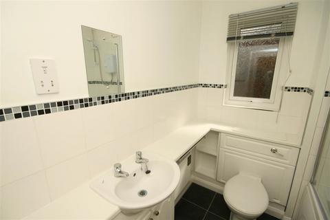 2 bedroom apartment to rent, Sir William Wallace Court, Larbert