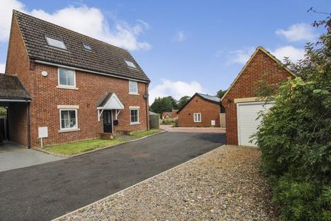 4 bedroom detached house for sale, Tandys Close, Bedford MK43