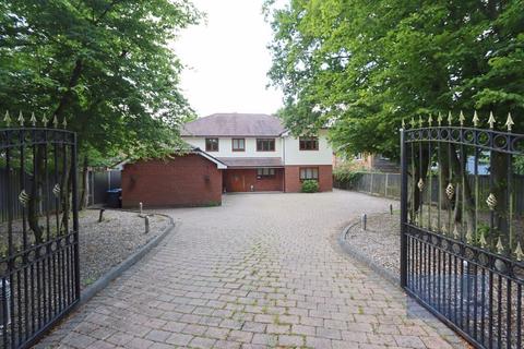 6 bedroom detached house for sale, Rye Hill Road, Harlow CM18