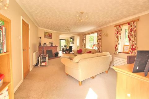 5 bedroom detached house for sale, Church End, Everton