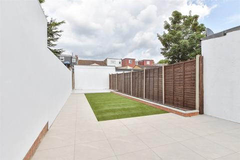 3 bedroom terraced house for sale, Woodstock Road, Forest Gate, London