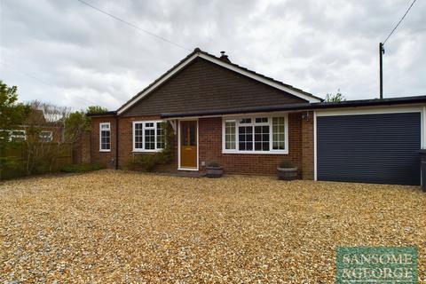 3 bedroom bungalow for sale, Aldermaston Road, Pamber End, Tadley, Hampshire, RG26