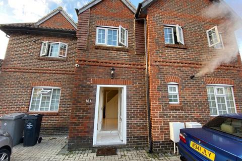 5 bedroom detached house to rent, Woodhill Crescent, Harrow HA3