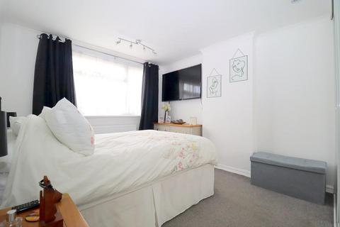 3 bedroom semi-detached house for sale, Barking Close, Leagrave, Luton, Bedfordshire, LU4 9HG