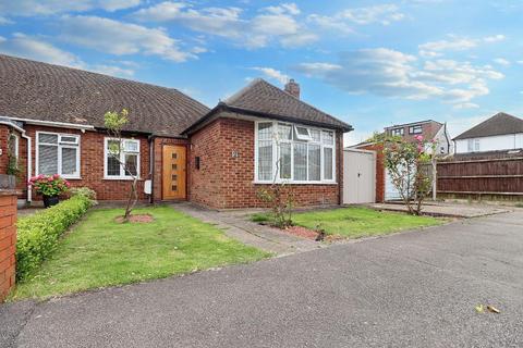 3 bedroom bungalow for sale, Reeves Avenue, Icknield, Luton, Bedfordshire, LU3 1UY